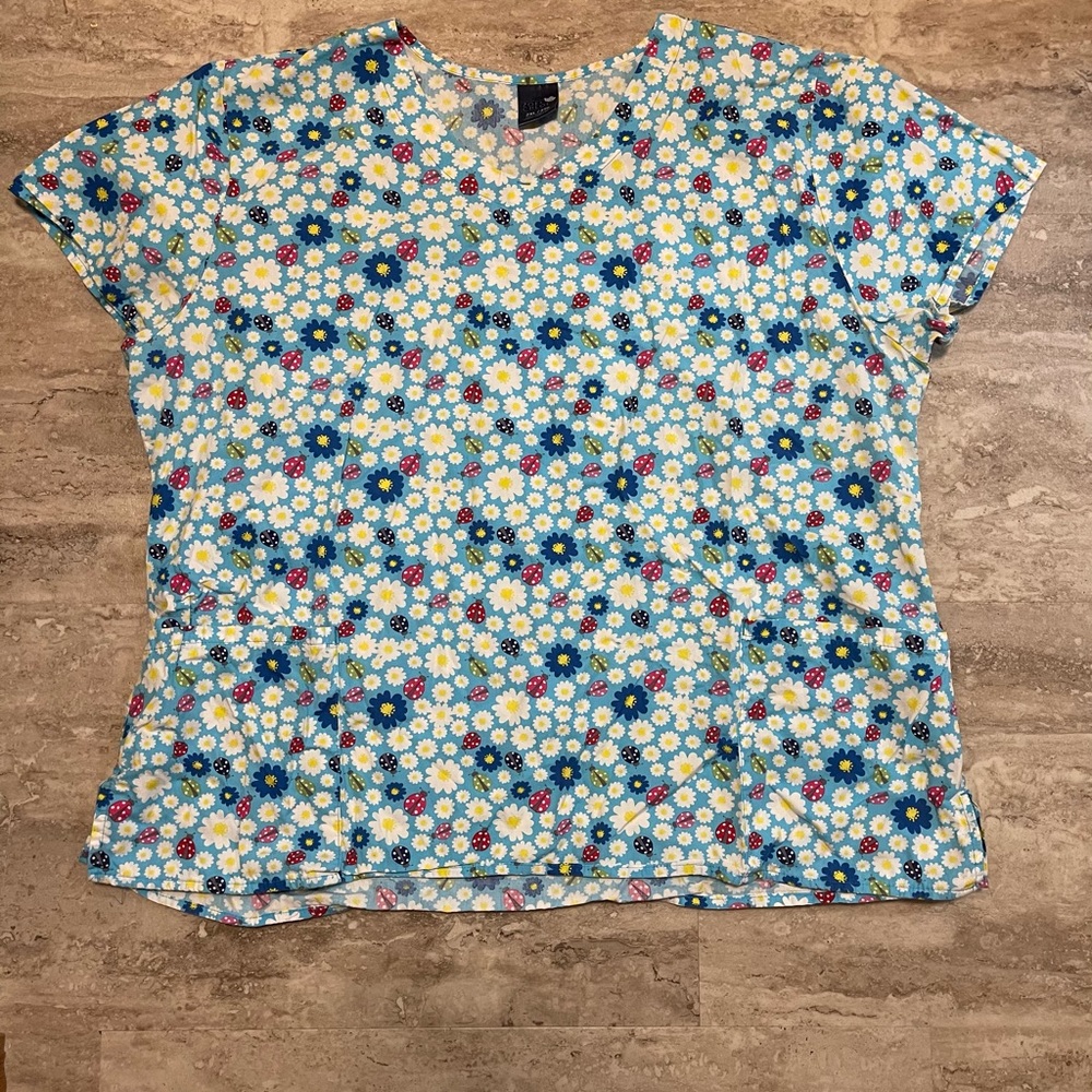 Zoe and Chloe womens scrub top 2XL